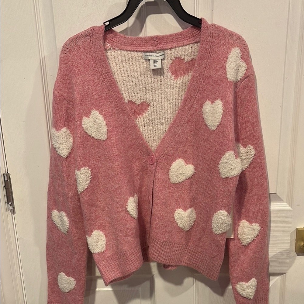 BNWT CUPCAKES & CASHMERE Valentine's Day Pink Heart Pattern Cardigan Size Medium - Picture 1 of 8